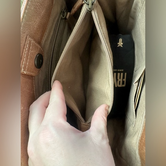 Frye Melissa Distressed Sand Leather Tote Shoulder Bag - Picture 6 of 9